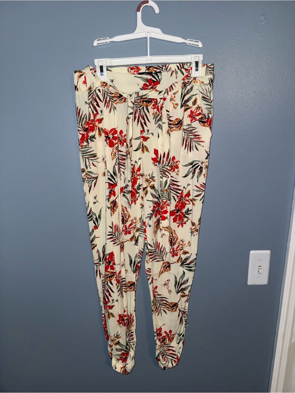 one 5 one Cream Floral Tie-Waist Boot Cut Pants